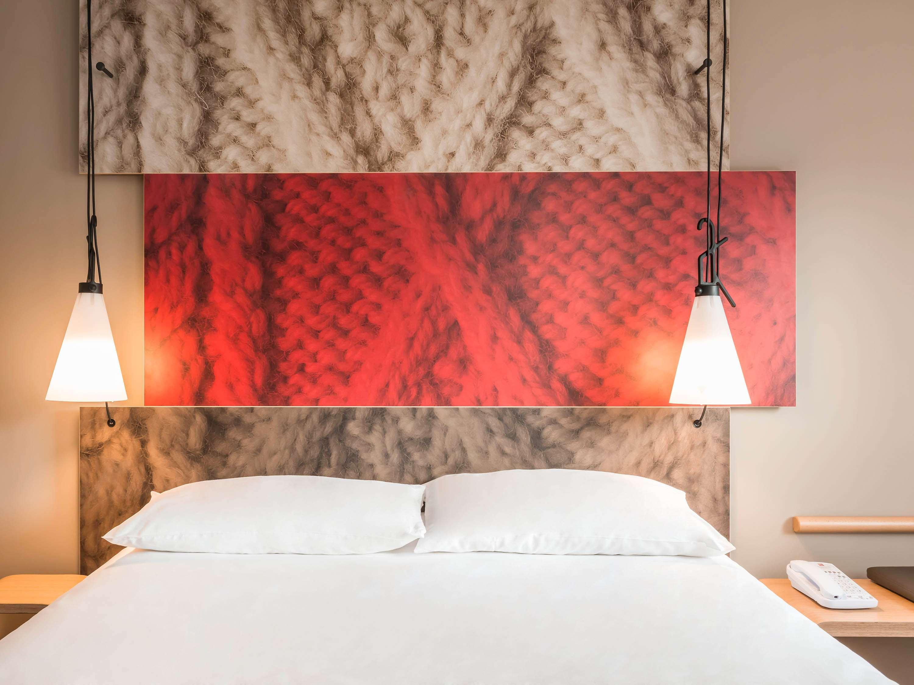 Ibis Centre Portland Street 3*