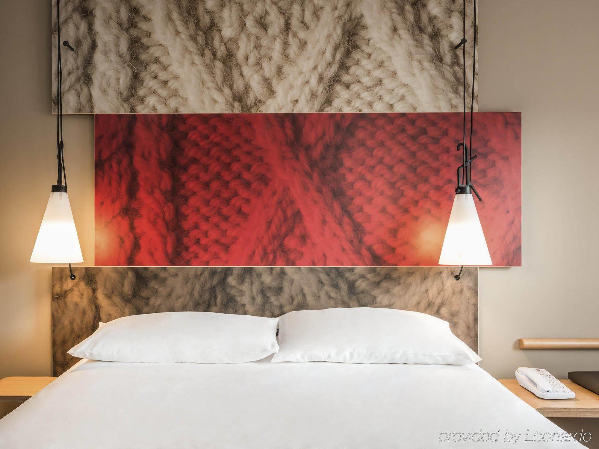 Ibis Centre Portland Street Hotel 3*