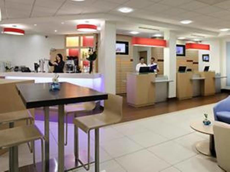 Ibis Centre Portland Street 3*